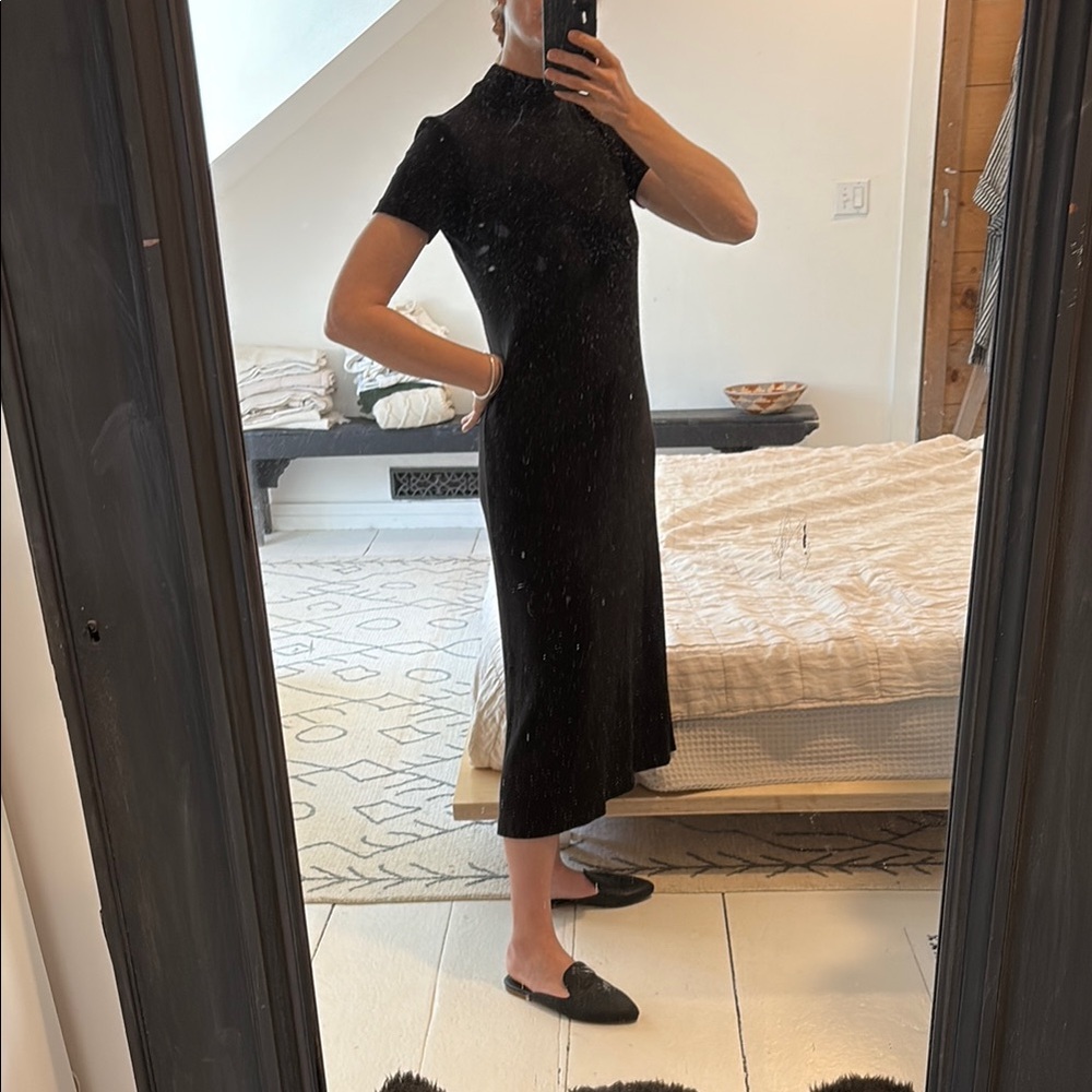 Elegant & cozy Black short sleeve knit dress